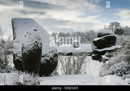 Jardin dans la neige profonde crathes Banque D'Images
