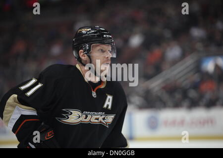 Feb 10, 2010 - Anaheim, Californie, USA - Anaheim Ducks center Saku Koivu de Finlande est représenté au cours de la première période d'un match de hockey contre les Oilers d'Edmonton au Honda Center. (Crédit Image : © Mark Samala/ZUMA Press) Banque D'Images