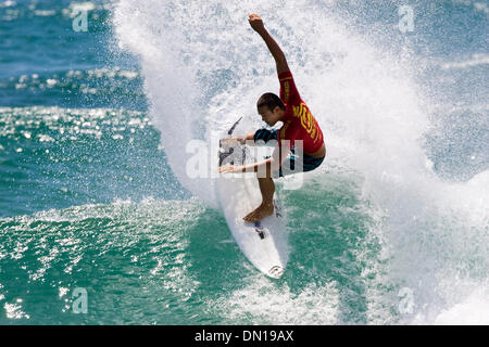 Jan 01, 2006 ; Narrabeen, NSW, Australie ; South African JORDY SMITH (Durban, KwaZulu-Natal) alimenté directement à trois rondes de le Billabong World Junior Championships ayant lieu à North Narrabeen, NSW, Australie aujourd'hui. Smith convaincante a surmonté d'autres Durbanite Brandon Jackson et Rhys Bombaci australienne dans des conditions étouffantes à Sydney. Le Billabong World Junior Championsh Banque D'Images