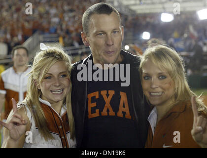 Jan 04, 2006 ; Pasadena, CA, USA ; Lance Armstrong à la la 92e Rose Bowl de Pasadena, Californie, 4 janvier 2006, le Texas a gagné le match 41 à 38. Crédit obligatoire : Photo par Armando Arorizo/ZUMA Press. (©) Copyright 2006 by Arorizo Banque D'Images