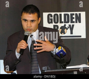 Jan 26, 2006 ; Los Angeles, CA, USA ; l'IBF champion léger JÉSUS CHAVEZ (42-3 28 KO) assiste à la conférence de presse de Los Angeles pour son prochain IBF World Lightweight championship contre 3 fois World champion poids plume Marco Antonio Barrera (61-4 42 KO le 25 mars au MGM Grand de Las Vegas, NV. Crédit obligatoire : Photo par Rob DeLorenzo/ZUMA Press. (©) Copyrigh Banque D'Images