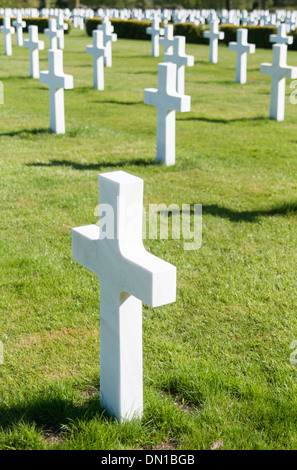 Tombes de Soldats Américains d'un qui est mort à la Seconde Guerre mondiale, le cimetière de guerre US, Madingley, Cambridge, Royaume-Uni Banque D'Images