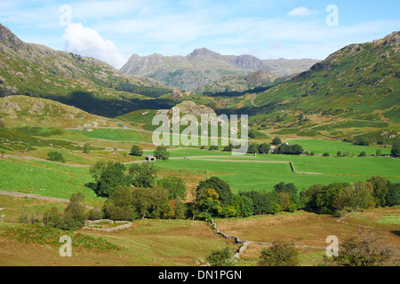 Langdale Pikes de Little Langdale, Château Howe center frame, Lake District. Banque D'Images