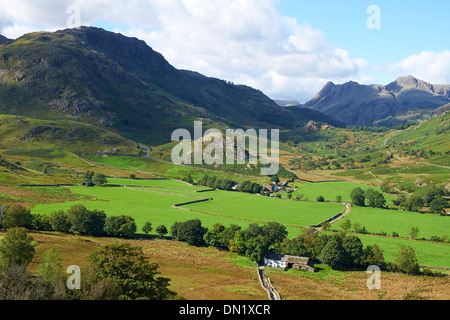 Langdale Pikes de Little Langdale, Château Howe center frame, Lake District. Banque D'Images