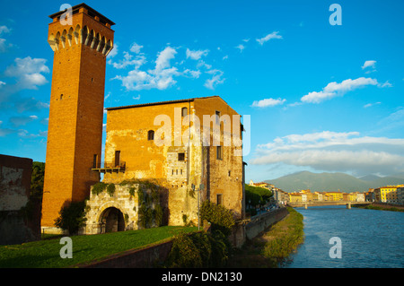 Fortezza Vecchia l'ancienne forteresse par l'Arno de Pise Centrale ville région Toscane Italie Europe Banque D'Images