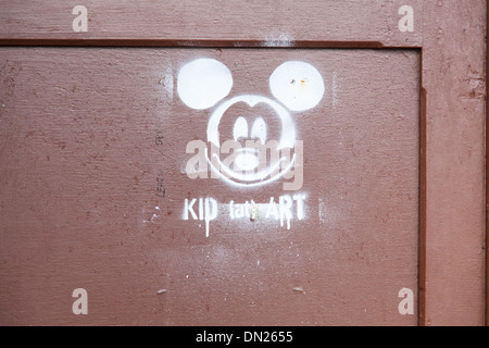 Mickey Mouse de graffiti sur un mur. Banque D'Images