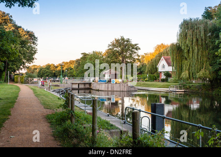 Blocage de Boveney près de Windsor, sur la banque de Buckinghamshire de la Tamise. Le Buckinghamshire, England, GB, au Royaume-Uni. Banque D'Images