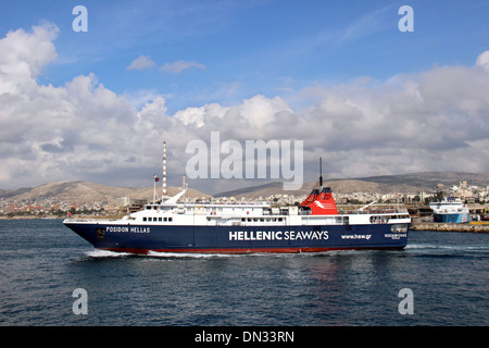 Hellenic seaways ferry boat dans le port du Pirée, Grèce, Europe Banque D'Images