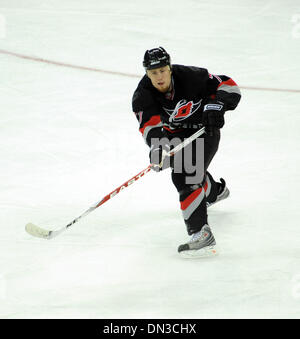 Feb 22, 2009 - Raleigh, Caroline du Nord, USA - Carolina Hurricanes' # 77 JOE CORVO comme les Hurricanes de la Caroline à l'encontre de l'Avalanche du Colorado. Les Hurricanes ont remporté 5-2 au cours de la Ligue nationale de hockey match au RBC Center de Raleigh, NC. (Crédit Image : © Jason Moore/ZUMA Press) Banque D'Images