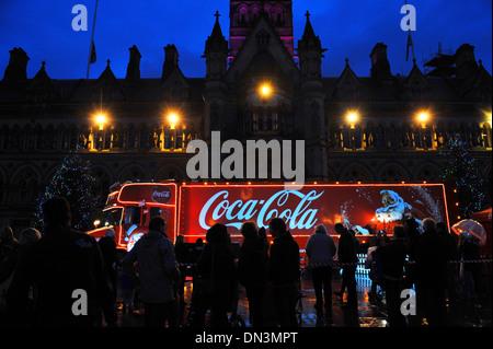 Le camion Coca Cola en tournée autour de la Grande-Bretagne, à Bradford West Yorkshire Banque D'Images