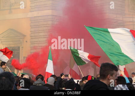 Rome, Italie 18 décembre 2013, le mouvement 'fourche' manifestants dans la Piazza del Popolo, Rome, Ital Crédit : Gari Wyn Williams/Alamy Live News Banque D'Images