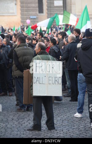 Rome, Italie 18 décembre 2013, le mouvement 'fourche' manifestants dans la Piazza del Popolo, Rome, Ital Crédit : Gari Wyn Williams/Alamy Live News Banque D'Images
