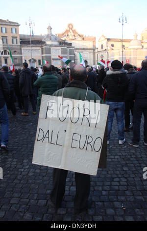 Rome, Italie 18 décembre 2013, le mouvement 'fourche' manifestants dans la Piazza del Popolo, Rome, Ital Crédit : Gari Wyn Williams/Alamy Live News Banque D'Images