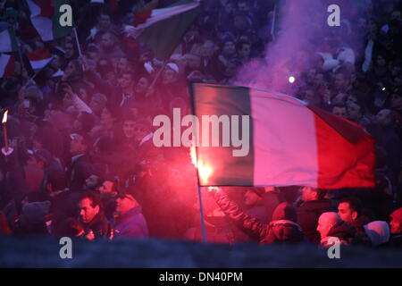 Rome, Italie 18 décembre 2013, le mouvement 'fourche' manifestants dans la Piazza del Popolo, Rome, Ital Crédit : Gari Wyn Williams/Alamy Live News Banque D'Images