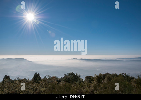 Le brouillard dans les montagnes du Montseny à Barcelone en automne Banque D'Images