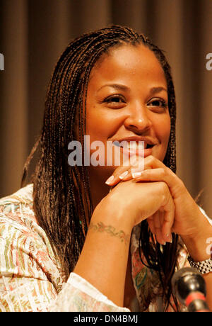 Jun 23, 2006 ; Los Angeles, CA, USA ; Champion de boxe WBC LAILA ALI, fille du légendaire champion de boxe Muhammad Ali sourire alors qu'elle fait la promotion de son prochain 5 août 2006 lutte à Cape Town Afrique du Sud. Elle se battra pour la première fois en Afrique près de 32 ans après que son père a combattu contre George Foreman dans l 'Rumble in the Jungle' au Zaïre, en Afrique. Crédit obligatoire : Photo b Banque D'Images