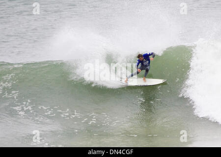 Jul 14, 2006 ; Jeffreys Bay, Afrique du Sud ; VonZipper wildcard SEAN HOLMES (Jeffreys Bay) a vécu jusqu'à sa réputation comme l'un des plus craint des jokers à la Billabong Pro Jeffreys Bay, en remportant son premier tour en avant de chaleur numéro 22 mondial Bede Durbidge (Aus) aujourd'hui. Il y a peu d'internautes qui connaissent les Supertubes briser ainsi que Holmes qui ont terminé un manuel de la chaleur qui inclus un Banque D'Images