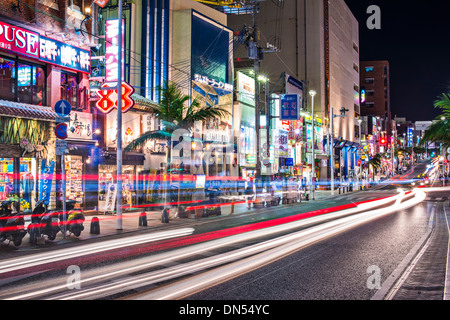 Naha, Okinawa, Japon de vie nocturne. Banque D'Images