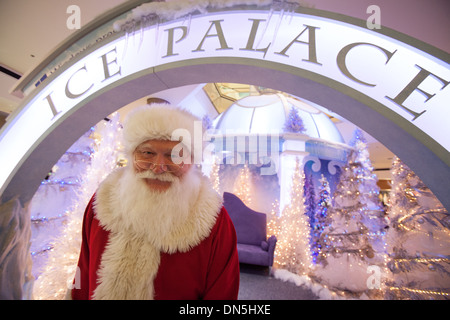 Le palais de glace à l'écran Noël Bevery Center de Los Angeles, CA Banque D'Images