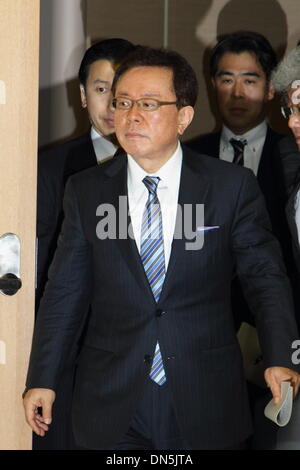 Tokyo, Japon. Dec 19, 2013. Le Gouverneur de Tokyo Naoki Inose urgence assiste à une conférence de presse le 19 mai 2013 à à bureaux du gouvernement Métropolitain de Tokyo au Japon. Credit : Motoo Naka/AFLO/Alamy Live News Banque D'Images