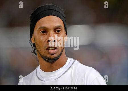 Marrakech, Maroc. Dec 18, 2013. Ronaldinho de Mineiro durant la Coupe du Monde de Football Club de football match de demi-finale entre le Raja Casablanca et de l'Atlético Mineiro à la Coupe du Monde des Clubs de la FIFA à Marrakech, Maroc, 18 décembre 2013. Photo : David Ebener/dpa/Alamy Live News Banque D'Images