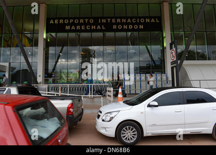 Cuiaba, Brésil. Dec 12, 2013. L '"Aeroporto Internacional de Marechal Rondon à Cuiaba, Brésil, le 12 décembre 2013. Cuiaba est un emplacement pour la Coupe du Monde de 2014 au Brésil. Photo : Marcus Brandt/dpa/Alamy Live News Banque D'Images