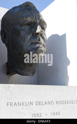 Franklin Delano Roosevelt Bust Sculpture dans les quatre libertés Park sur Roosevelt Island, New York, USA Banque D'Images