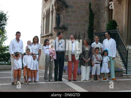 Juan Carlos roi d'Espagne et la famille royale de poser à Majorque, Espagne Banque D'Images
