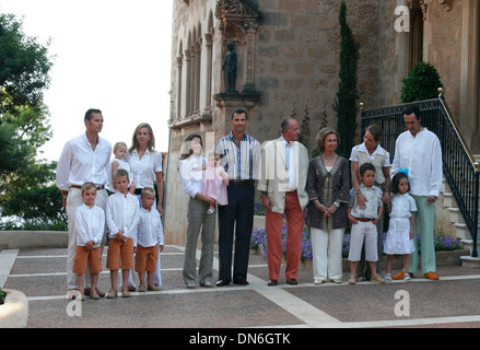 Juan Carlos roi d'Espagne et la famille royale de poser à Majorque, Espagne Banque D'Images