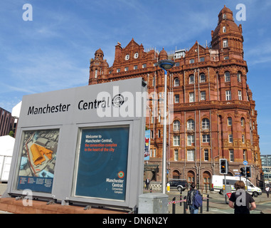 Le panneau Midland Hotel Manchester, piétons et Manchester Central Conference Centre, 16 Peter St, Angleterre, Royaume-Uni, M60 2DS Banque D'Images