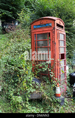 Téléphone BT envahi par la fort près de Abergavenny, Pays de Galles, Royaume-Uni Banque D'Images