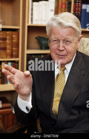 Olafur Ragnar Grimsson, Président de l'Islande, à son bureau à Bessastaðir, la résidence officielle du Président de l'Islande. Banque D'Images