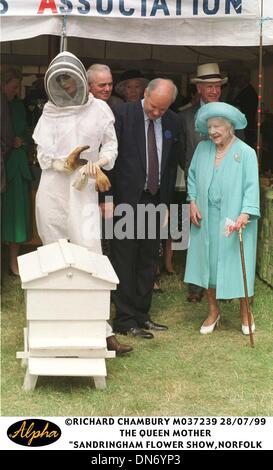 28 juillet 1999 - Grande-Bretagne - 28/07/99 .La reine mère .''SANDRINGHAM FLOWER SHOW'',NORFOLK(Image Crédit : © Globe Photos/ZUMAPRESS.com) Banque D'Images