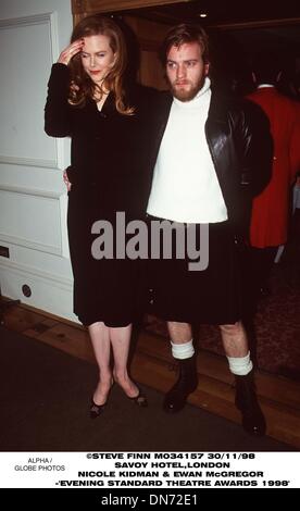 30 novembre 1998 - Londres, Grande-Bretagne - 30/11/98 L'hôtel Savoy de Londres,.Nicole Kidman et EWAN McGREGOR .EVENING STANDARD THEATRE AWARDS 1998(Credit Image : © Globe Photos/ZUMAPRESS.com) Banque D'Images