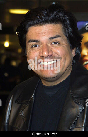 15 octobre 2002 - Hollywood, Californie, USA - GEORGE LOPEZ ..K26763TR ''REAL'' LES COURBES DES FEMMES DE CINERAMA DOME.PREMIERE, Hollywood, CA.OCT. 15, 2002. TOM RODRIGUEZ/ 2002 (Crédit Image : © Globe Photos/ZUMAPRESS.com) Banque D'Images