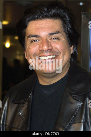 15 octobre 2002 - Hollywood, Californie, USA - GEORGE LOPEZ ..K26763TR ''REAL'' LES COURBES DES FEMMES DE CINERAMA DOME.PREMIERE, Hollywood, CA.OCT. 15, 2002. TOM RODRIGUEZ/ 2002 (Crédit Image : © Globe Photos/ZUMAPRESS.com) Banque D'Images