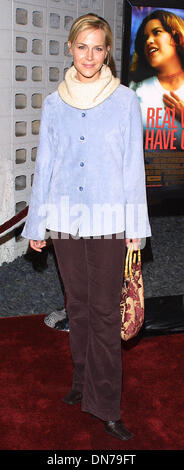 15 octobre 2002 - Hollywood, Californie, USA - Julie Benz ..K26763TR ''REAL'' LES COURBES DES FEMMES DE CINERAMA DOME.PREMIERE, Hollywood, CA.OCT. 15, 2002. TOM RODRIGUEZ/ 2002 (Crédit Image : © Globe Photos/ZUMAPRESS.com) Banque D'Images