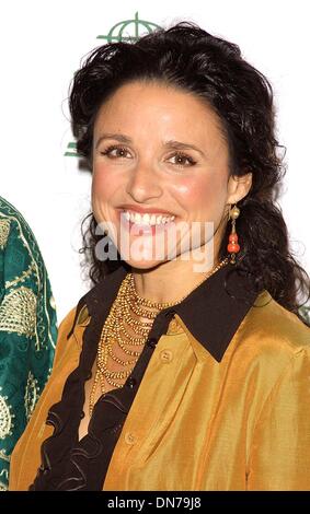 24 octobre 2002 - Los Angeles, CA, USA - JULIA LOUIS-DREYFUS ..K26857TR INTERNATIONAL WOMEN'S MEDIA FOUNDATION'S COURAGE EN JOURNALISME AWARDS (EN HOMMAGE AUX FEMMES JOURNALISTES).Regent Beverly Wilshire Hotel, Los Angeles, CA.24 octobre 2002. TOM RODRIGUEZ/(2002 Image Crédit : © Globe Photos/ZUMAPRESS.com) Banque D'Images