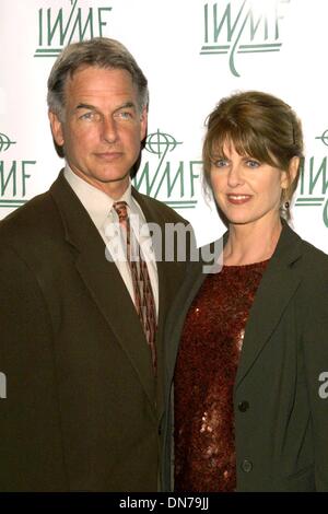 24 octobre 2002 - Los Angeles, CA, USA - MARK HARMON ET PAM DAWBER ..K26857TR INTERNATIONAL WOMEN'S MEDIA FOUNDATION'S COURAGE EN JOURNALISME AWARDS (EN HOMMAGE AUX FEMMES JOURNALISTES).Regent Beverly Wilshire Hotel, Los Angeles, CA.24 octobre 2002. TOM RODRIGUEZ/(2002 Image Crédit : © Globe Photos/ZUMAPRESS.com) Banque D'Images