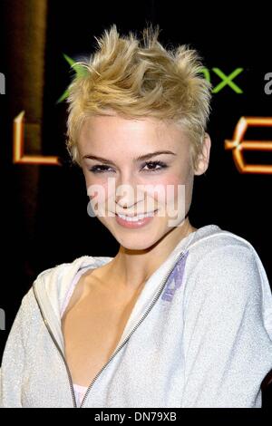 14 novembre 2002 - Hollywood, Californie, USA - SAMARA ARMSTRONG ..K27207TR XBOX LIVE.PEEK (LA SALLE SUNSET), Hollywood, CA.14 novembre 2002. TOM RODRIGUEZ/(2002 Image Crédit : © Globe Photos/ZUMAPRESS.com) Banque D'Images