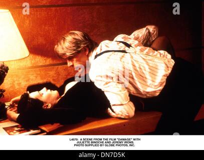 Le 4 avril, 2001 - L4570 : UNE SCÈNE DU FILM ''Damage'' avec. JULIETTE BINOCHE ET Jeremy Irons.. Fourni par (crédit Image : © Photos Globe/ZUMAPRESS.com) Banque D'Images