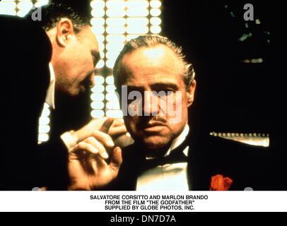 24 avril 2001 - .SALVATORE CORSITTO et Marlon Brando .DEPUIS LE FILM ''LE PARRAIN''.FOURNI PAR (crédit Image : © Globe Photos/ZUMAPRESS.com) Banque D'Images