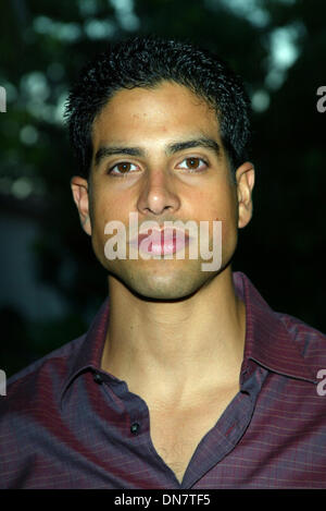 16 juillet 2002 - Pasadena, CA, USA - ADAM RODRIGUEZ.CBS Summer Press Tour Party.Pasadena, CA 7/15/02. Lockwood. 2002 K2109LOC(Image Crédit : © Globe Photos/ZUMAPRESS.com) Banque D'Images