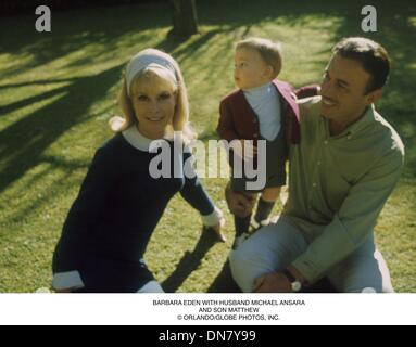 27 juin 2001 - BARBARA EDEN AVEC MARI MICHAEL ANSARA.ET SON FILS MATTHEW.Â© Orlando/(Image Crédit : © Globe Photos/ZUMAPRESS.com) Banque D'Images