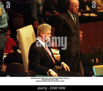 Le 7 janvier, 2001 - K20478US JBE PRÉS. BILL CLINTON L'adressage.L'ONU À NEW YORK. 1999..JAMES BEVINS/ 1999.(Image Crédit : © Globe Photos/ZUMAPRESS.com) Banque D'Images