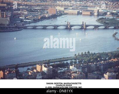 14 février 2001 - S49258 : Boston, Massachusetts.CHARLES RIVER.Â© JOEL ZARSKA/(Image Crédit : © Globe Photos/ZUMAPRESS.com) Banque D'Images