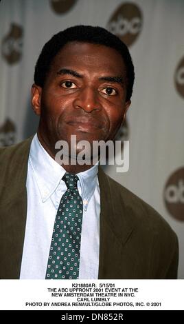 15 mai 2001 - K21880AR : 5/15/01.L'UPFRONT ABC 2001 ÉVÉNEMENT AU .New Amsterdam Theatre à New York..Carl Lumbly. ANDREA 2001 RENAULT/(Credit Image : © Globe Photos/ZUMAPRESS.com) Banque D'Images