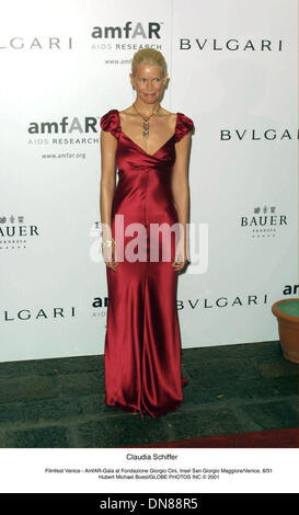 31 août 2001 - Claudia Schiffer..Filmfest Venise - AmfAR-Gala de Fondazione Giorgio Cini, Insel San Giorgio Maggiore/Venise, 8/31.Â© Hubert Michael Boesl 2001.Tous droits réservés.CREDIT : HUBERT MICHAEL BOESI/(Image Crédit : © Globe Photos/ZUMAPRESS.com) Banque D'Images