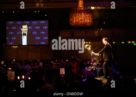 Le Chancelier de l'Échiquier George Osborne prononce le discours au dîner annuel de l'IBC au Grosvenor House Hotel Banque D'Images