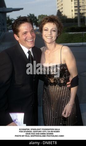 21 mai 2001 - K21854PSK : GALA DE LA FONDATION STARLIGHT.FOX STUDIOS, Century City, CA 05/19/2001.DAVE KOZ ET EMMA SAMMS. PAUL SKIPPER/(2001 Image : © Crédit Photos Globe/ZUMAPRESS.com) Banque D'Images